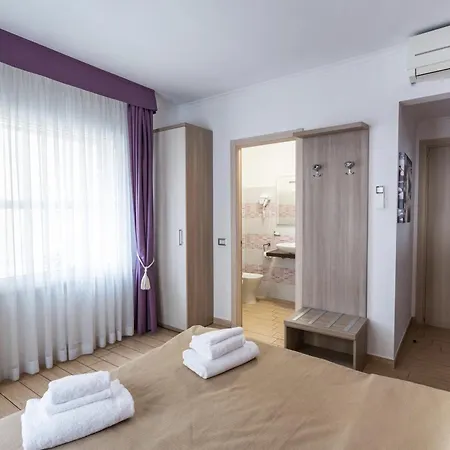 Hotiday Collection - Barberini Apartmanhotel *
